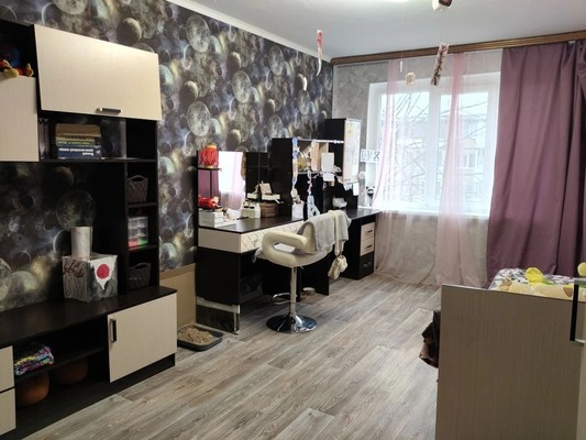 Продам трехкомнатную (3-комн.) квартиру, Красная ул, 145, Кропоткин г