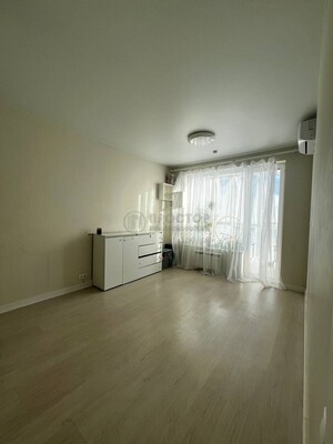 Продам однокомнатную (1-комн.) квартиру, Ореховый б-р, 24к3, Москва г