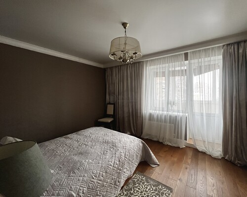 Продам двухкомнатную (2-комн.) квартиру, Климашкина ул, 10, Москва г