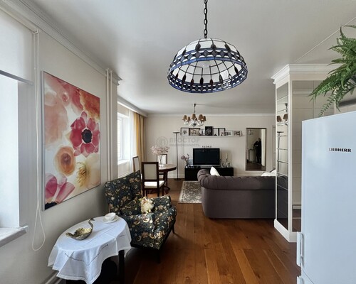 Продам двухкомнатную (2-комн.) квартиру, Климашкина ул, 10, Москва г