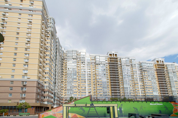 Продам трехкомнатную (3-комн.) квартиру, Колхозная ул, 5, Краснодар г