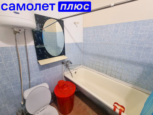 Продам двухкомнатную (2-комн.) квартиру, Набережная ул, 6А, Волчанец п