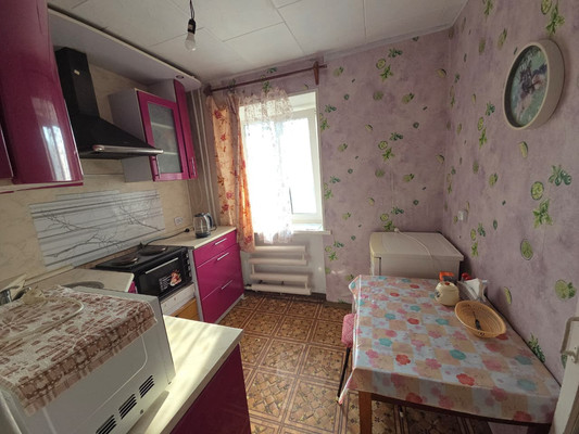 Продам двухкомнатную (2-комн.) квартиру, Луговая (поселок Ливадия мкр.) ул, 22, Находка г