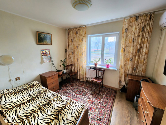 Продам двухкомнатную (2-комн.) квартиру, Фрунзе ул, 8, Находка г