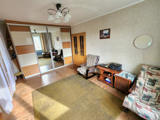 Продам двухкомнатную (2-комн.) квартиру, Фрунзе ул, 8, Находка г