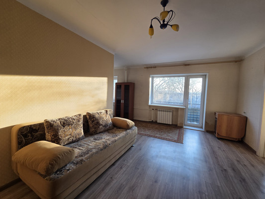 Продам трехкомнатную (3-комн.) квартиру, Юбилейная ул, 8, Находка г