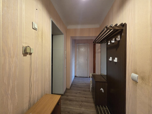 Продам трехкомнатную (3-комн.) квартиру, Юбилейная ул, 8, Находка г