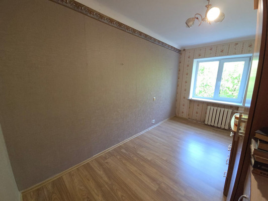 Продам трехкомнатную (3-комн.) квартиру, Юбилейная ул, 8, Находка г