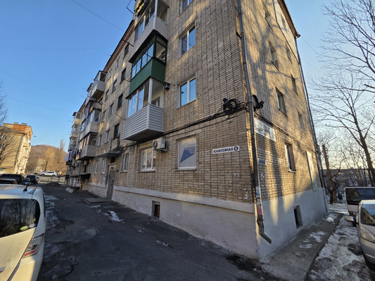 Продам трехкомнатную (3-комн.) квартиру, Юбилейная ул, 8, Находка г