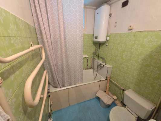 Продам двухкомнатную (2-комн.) квартиру, Дальняя ул, 3, Находка г