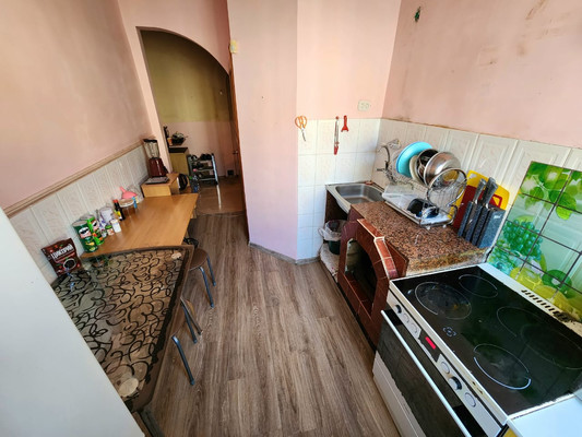 Продам двухкомнатную (2-комн.) квартиру, Седова ул, 8, Находка г