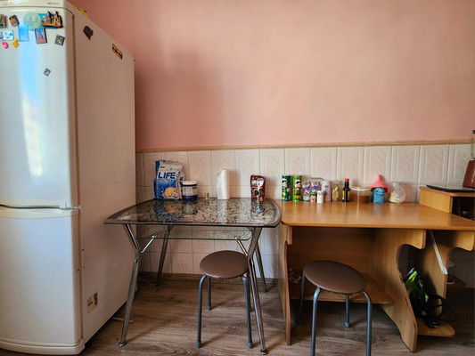 Продам двухкомнатную (2-комн.) квартиру, Седова ул, 8, Находка г