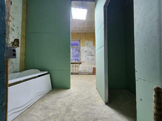 Продам трехкомнатную (3-комн.) квартиру, Седова ул, 12, Находка г