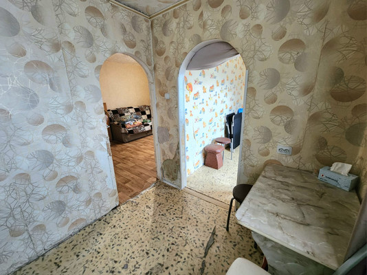 Продам однокомнатную (1-комн.) квартиру, Луговая (поселок Ливадия мкр.) ул, 25, Находка г