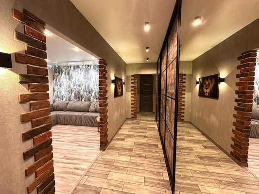 Продам трехкомнатную (3-комн.) квартиру, Молокова ул, 68, Красноярск г