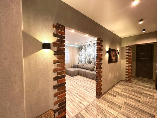 Продам трехкомнатную (3-комн.) квартиру, Молокова ул, 68, Красноярск г