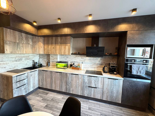 Продам трехкомнатную (3-комн.) квартиру, Молокова ул, 68, Красноярск г