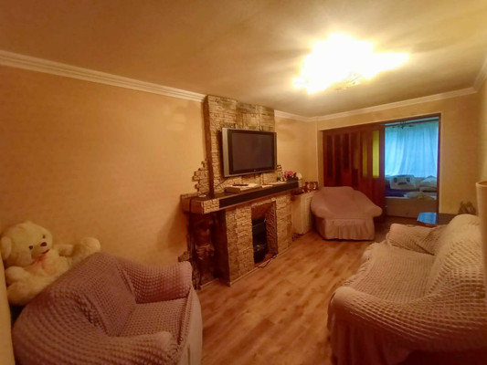 Продам двухкомнатную (2-комн.) квартиру, 3, Тюменский п