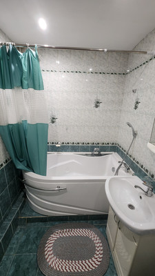 Продам двухкомнатную (2-комн.) квартиру, Постышева ул, 1, Находка г