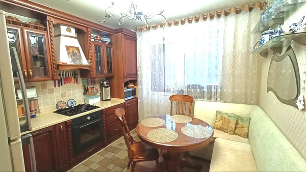 Продам трехкомнатную (3-комн.) квартиру, Ледовая ул, 11, Ханты-Мансийск г