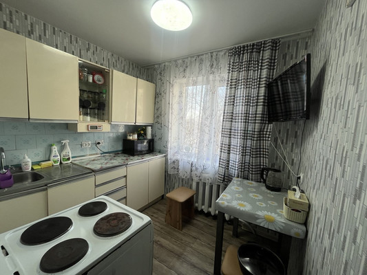 Продам двухкомнатную (2-комн.) квартиру, Комсомольская ул, 17, Фокино г