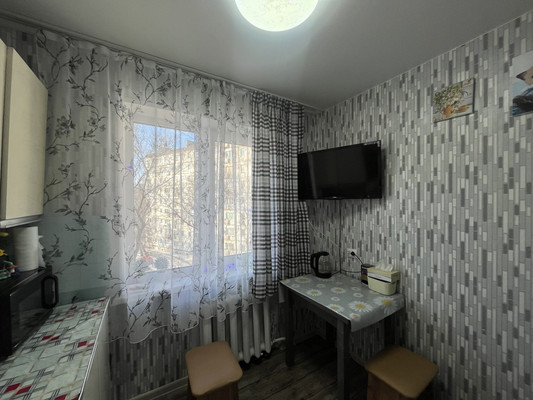 Продам двухкомнатную (2-комн.) квартиру, Комсомольская ул, 17, Фокино г