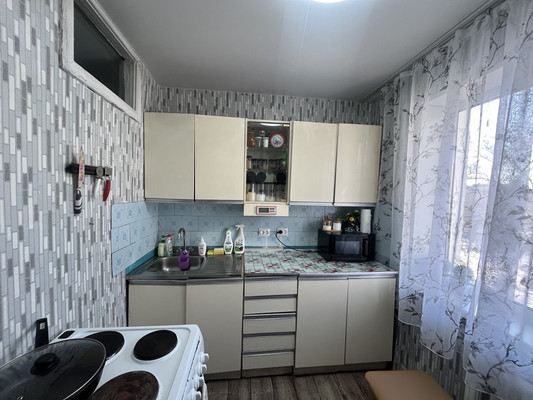 Продам двухкомнатную (2-комн.) квартиру, Комсомольская ул, 17, Фокино г