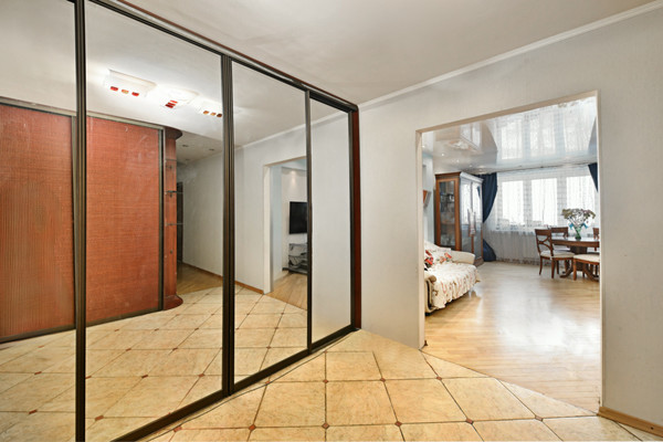 Продам трехкомнатную (3-комн.) квартиру, Большая Набережная ул, 19к2, Москва г