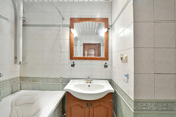 Продам трехкомнатную (3-комн.) квартиру, Большая Набережная ул, 19к2, Москва г