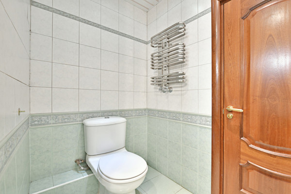 Продам трехкомнатную (3-комн.) квартиру, Большая Набережная ул, 19к2, Москва г