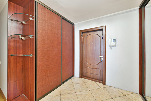 Продам трехкомнатную (3-комн.) квартиру, Большая Набережная ул, 19к2, Москва г