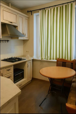 Продам двухкомнатную (2-комн.) квартиру, Россошанская ул, 13к1, Москва г