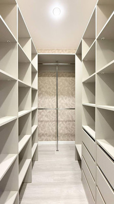 Продам трехкомнатную (3-комн.) квартиру, им. Цезаря Куникова ул, 24к2, Краснодар г