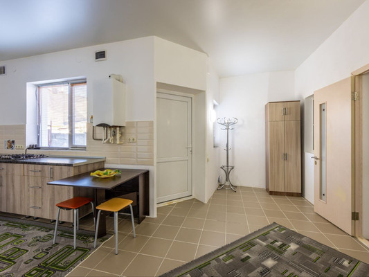 Продам трехкомнатную (3-комн.) квартиру, Ким ул, 32, Симферополь г