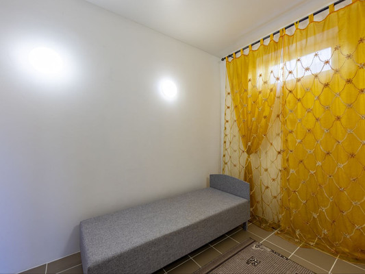 Продам трехкомнатную (3-комн.) квартиру, Ким ул, 32, Симферополь г