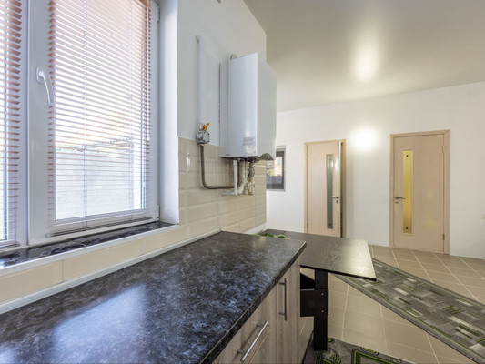 Продам трехкомнатную (3-комн.) квартиру, Ким ул, 32, Симферополь г