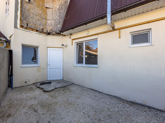 Продам трехкомнатную (3-комн.) квартиру, Ким ул, 32, Симферополь г