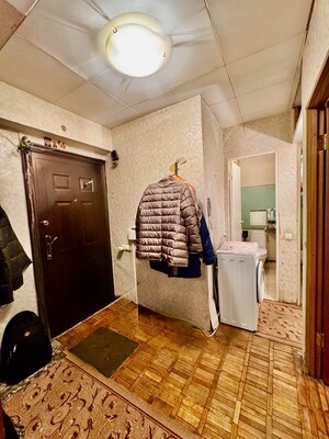 Продам трехкомнатную (3-комн.) квартиру, Барклая ул, 16к4, Москва г