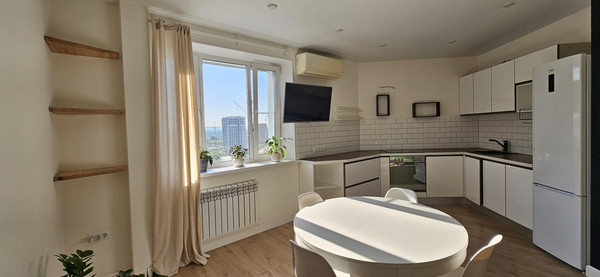 Продам трехкомнатную (3-комн.) квартиру, Светлая ул, 13, Засечное с