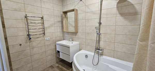 Продам трехкомнатную (3-комн.) квартиру, Светлая ул, 13, Засечное с