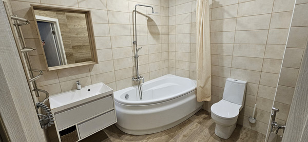 Продам трехкомнатную (3-комн.) квартиру, Светлая ул, 13, Засечное с