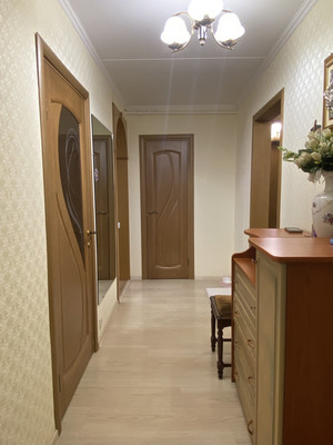 Продам трехкомнатную (3-комн.) квартиру, Кубинка-8 городок, 4, Кубинка г