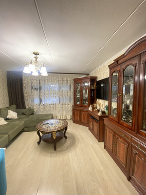 Продам трехкомнатную (3-комн.) квартиру, Кубинка-8 городок, 4, Кубинка г