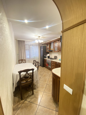 Продам трехкомнатную (3-комн.) квартиру, Кубинка-8 городок, 4, Кубинка г