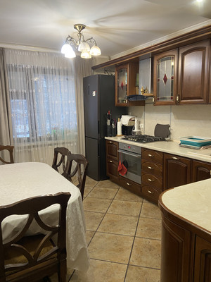 Продам трехкомнатную (3-комн.) квартиру, Кубинка-8 городок, 4, Кубинка г