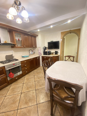 Продам трехкомнатную (3-комн.) квартиру, Кубинка-8 городок, 4, Кубинка г