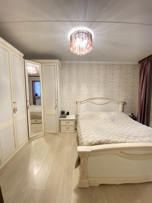 Продам трехкомнатную (3-комн.) квартиру, Кубинка-8 городок, 4, Кубинка г