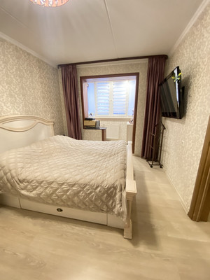 Продам трехкомнатную (3-комн.) квартиру, Кубинка-8 городок, 4, Кубинка г