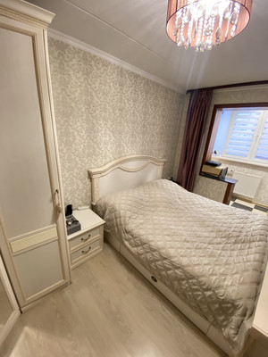 Продам трехкомнатную (3-комн.) квартиру, Кубинка-8 городок, 4, Кубинка г