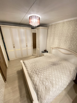 Продам трехкомнатную (3-комн.) квартиру, Кубинка-8 городок, 4, Кубинка г